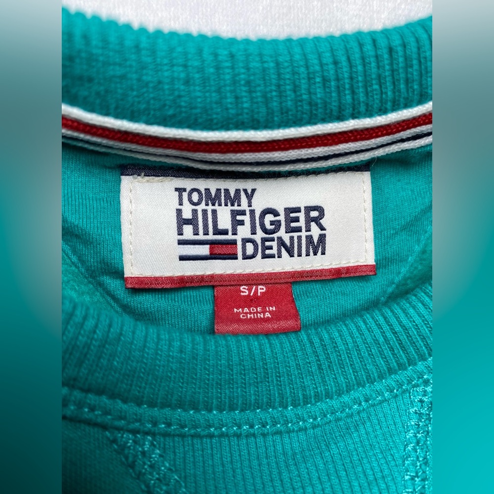 Vintage‎ Tommy Hilfiger Denim Sweatshirt Spellout Aqua Crewneck Men’s Size SMALL - Picture 3 of 7